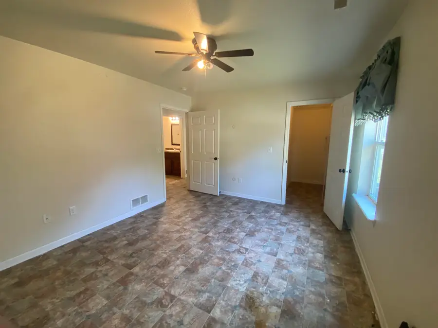 1015 5th Ave SE, Minot, ND 58701 - Image #3