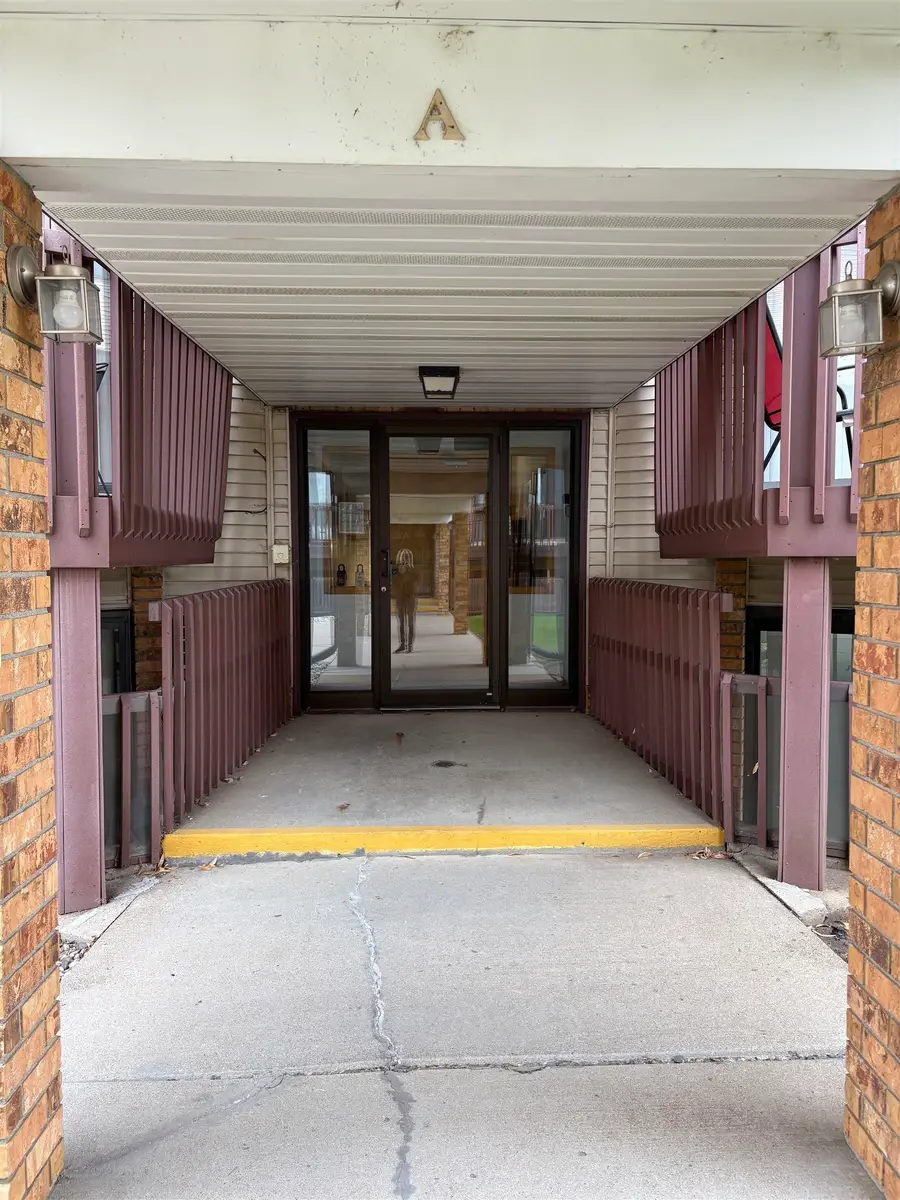 924 28th Ave  Unit 401A SW, Minot, ND 58701 - Image #3