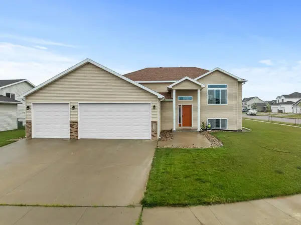 3425 NE 8th ST, Minot, ND 58703