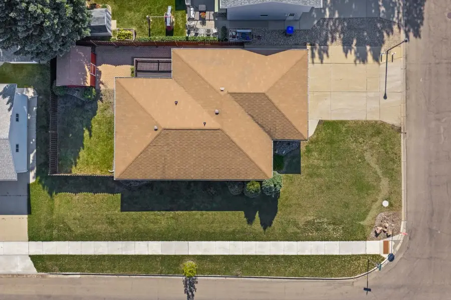 1601 12th ST SW, Minot, ND 58701-6113 - Image #3