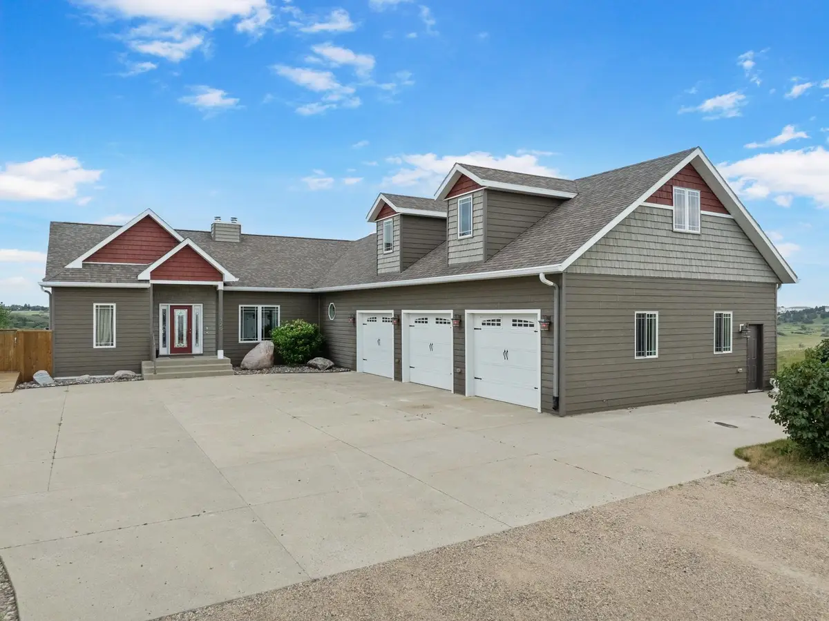 1320 37th Ave, Minot, ND 58701 - Image #1