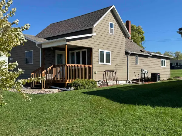 504 NE 2nd Ave, Kenmare, ND 58746