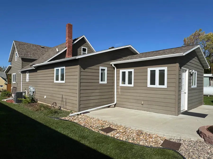 504 NE 2nd Ave, Kenmare, ND 58746 - Image #3