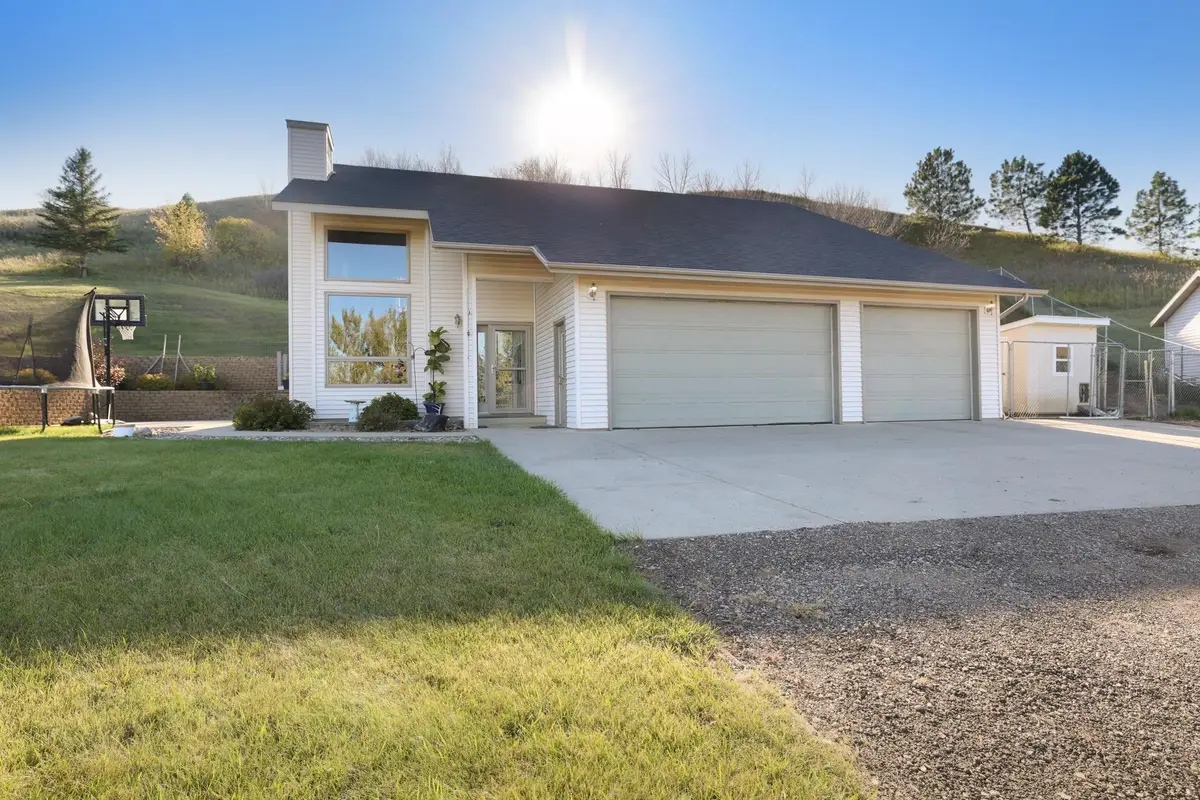 4912 50TH AVE SE, Minot, ND 58701 - Image #1