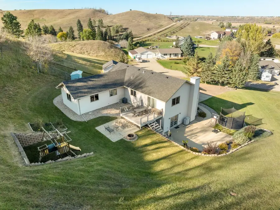 4912 50TH AVE SE, Minot, ND 58701 - Image #3