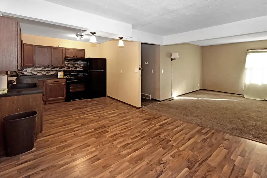 1005 43rd St SE, Minot, ND 58701 - Image #3