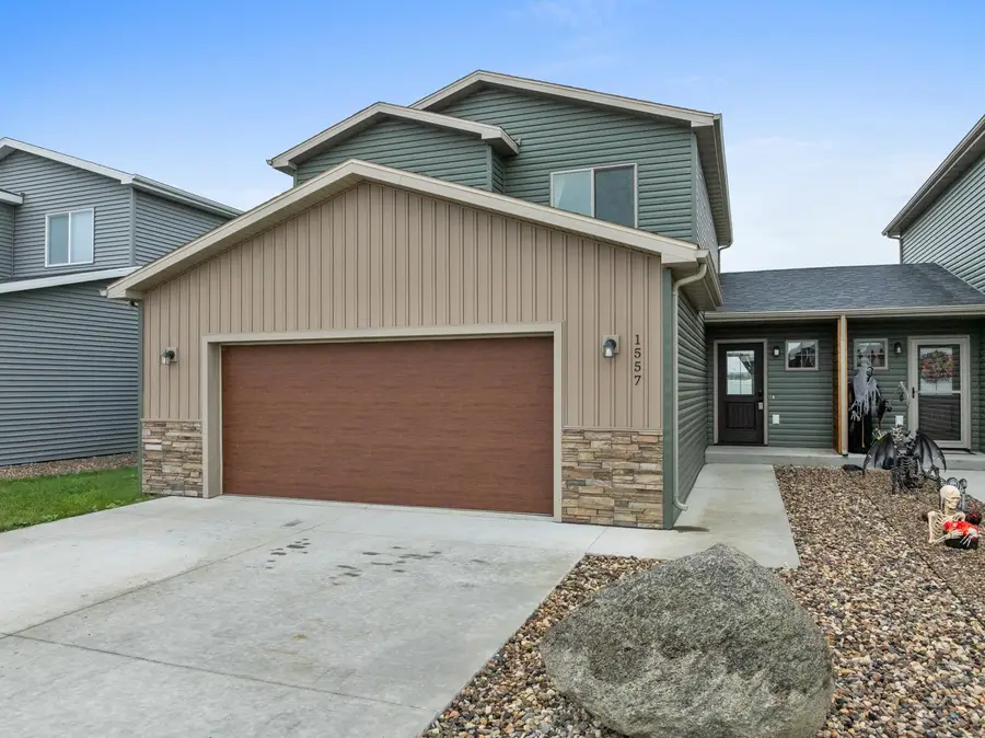 1557 47th Loop SE, Minot, ND 58701 - Image #2