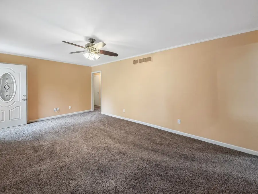 2013 California Dr, Minot, ND 58703 - Image #3