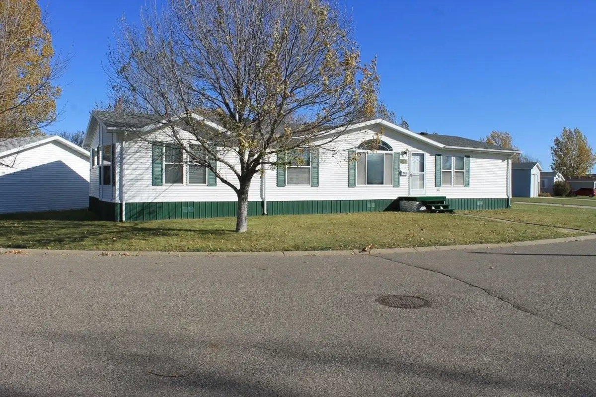 800 31st Ave #809 SE, Minot, ND 58701 - Image #1