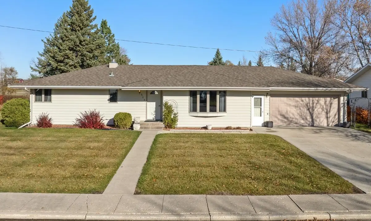 604 WEST PINE CIRCLE, Bottineau, ND 58318 - Image #1