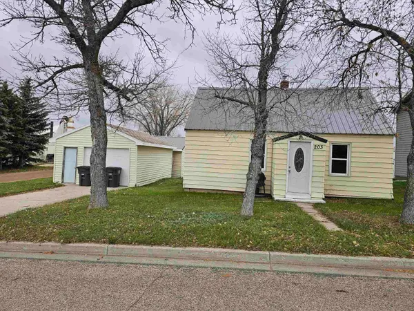 203 4th Ave E, Powers Lake, ND 58773