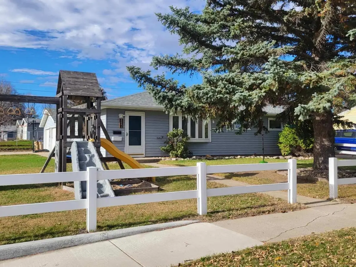 2001 6th St NW, Minot, ND 58703 - Image #1