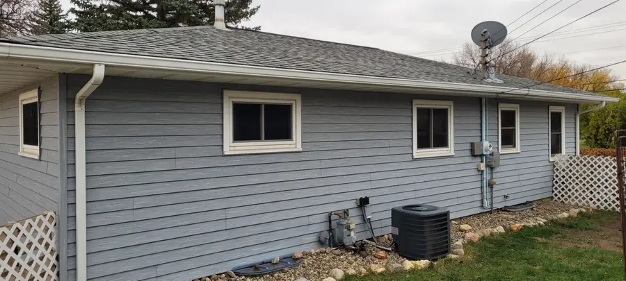 2001 6th St NW, Minot, ND 58703 - Image #2