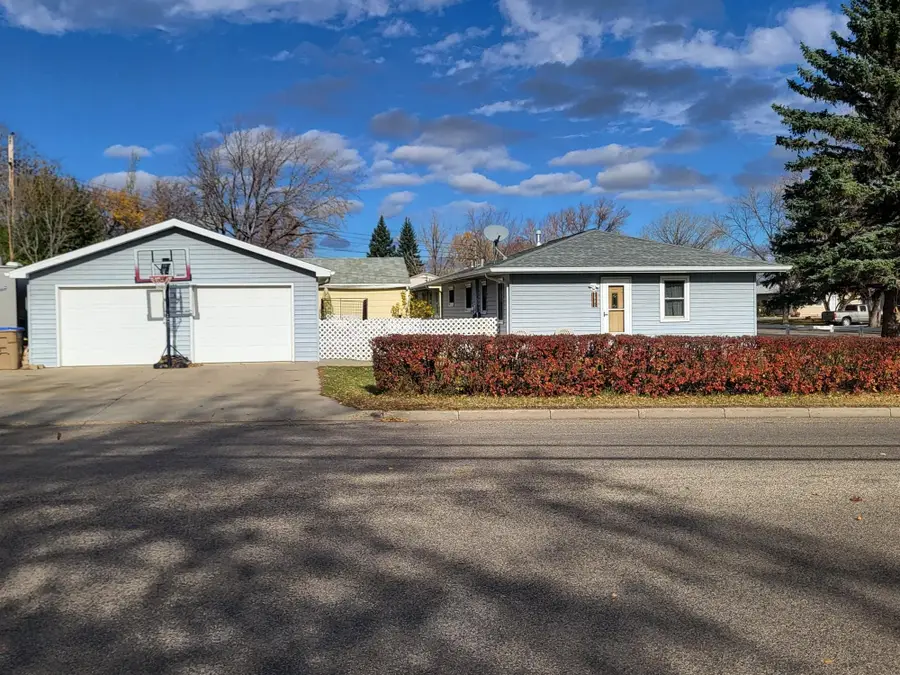 2001 6th St NW, Minot, ND 58703 - Image #3