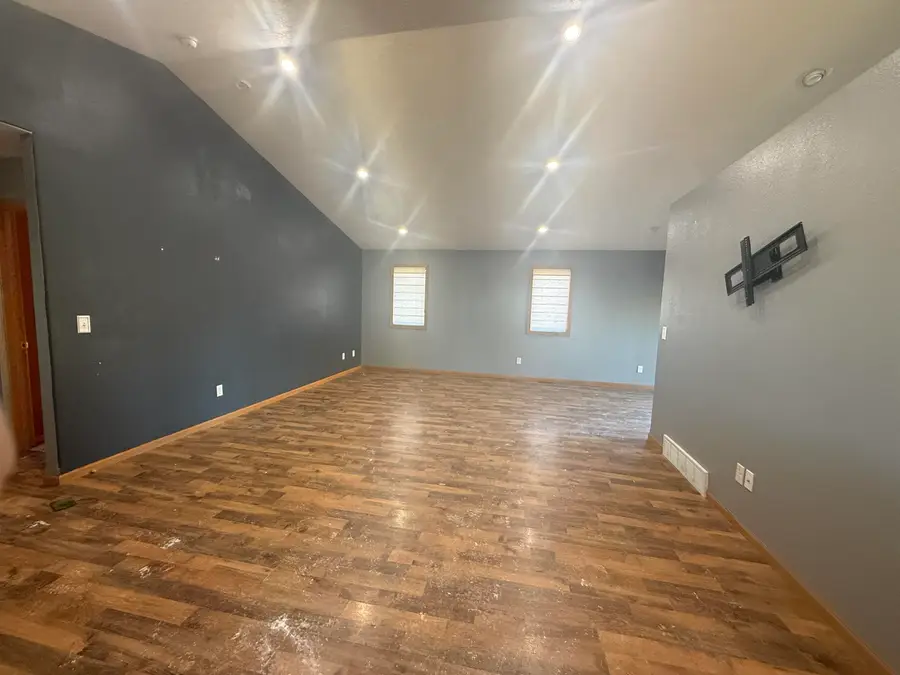 19 Robert St, Burlington, ND 58722 - Image #2