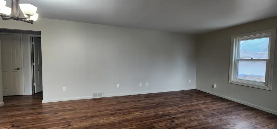 922 University Ave W, Minot, ND 58703 - Image #2