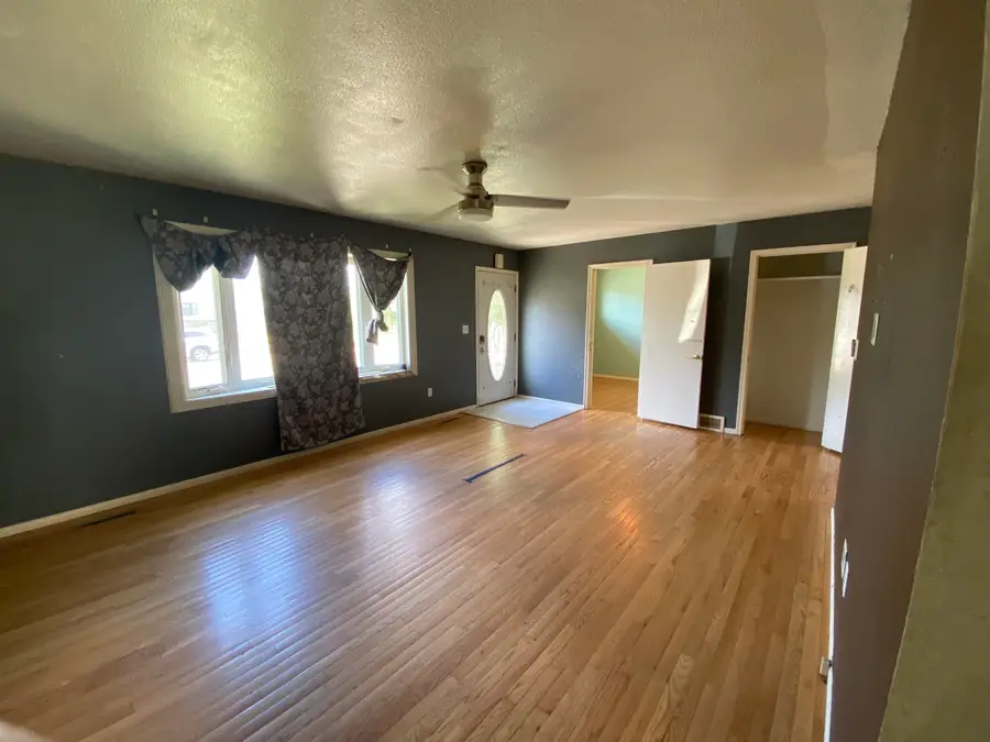 1948 3rd St NW, Minot, ND 58703 - Image #3