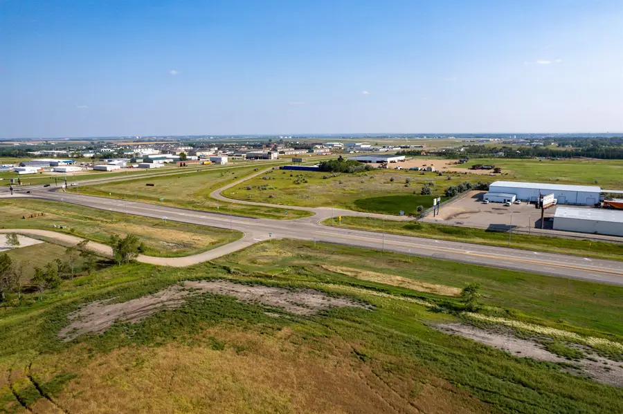 4224 4th ST NW, Minot, ND 58703 - Image #2