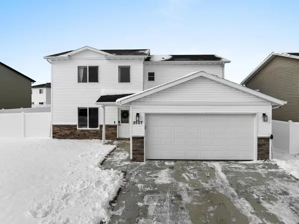 2507 Ivory Street, Minot, ND 58703