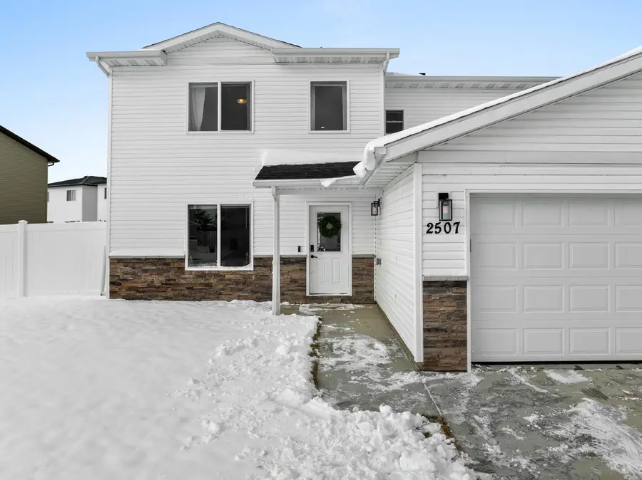 2507 Ivory Street, Minot, ND 58703 - Image #2