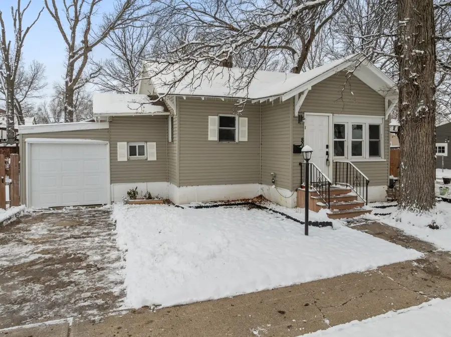 809 4th Ave NW, Minot, ND 58703 - Image #3