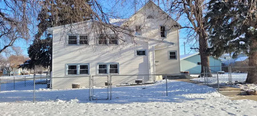 424 1st Street NE, Minot, ND 58703 - Image #2