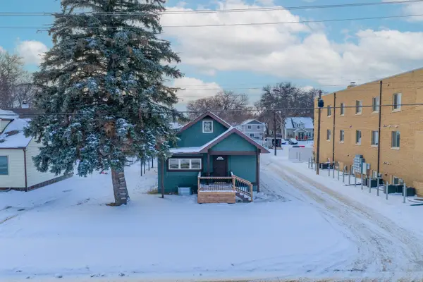 807 8th ST NW, Minot, ND 58703