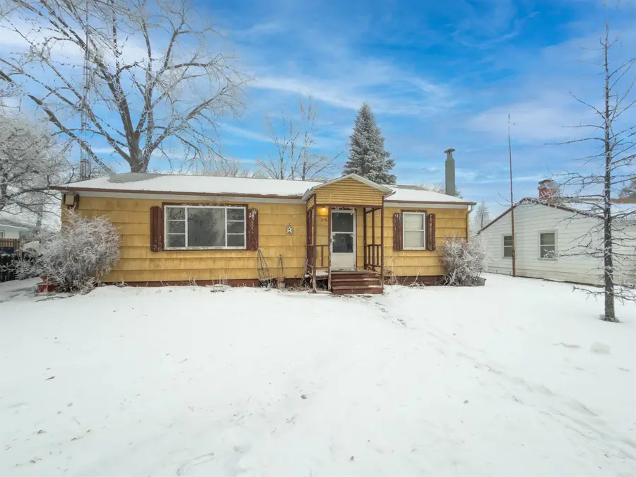 238 4th St NW, Tioga, ND 58852 - Image #2