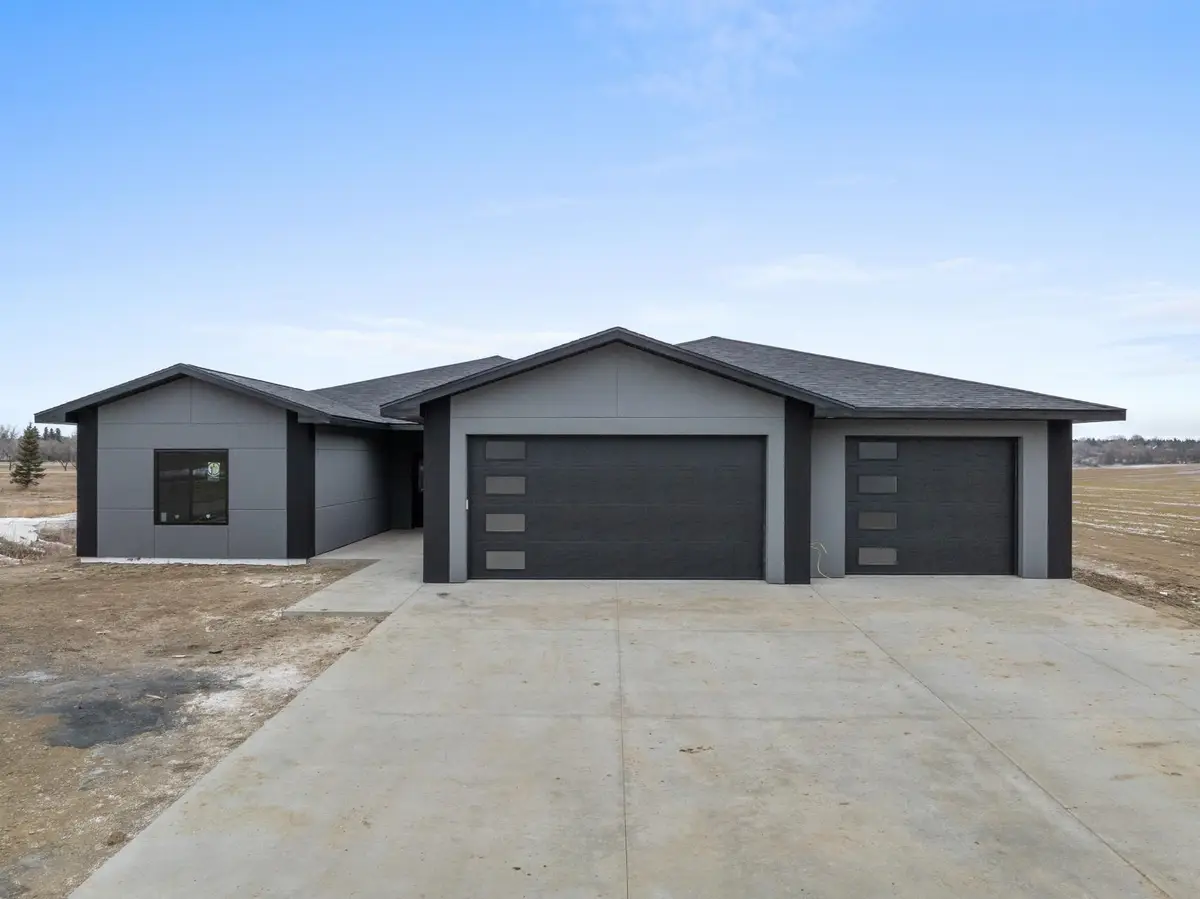 3801 45TH ST SE, Minot, ND 58701 - Image #1