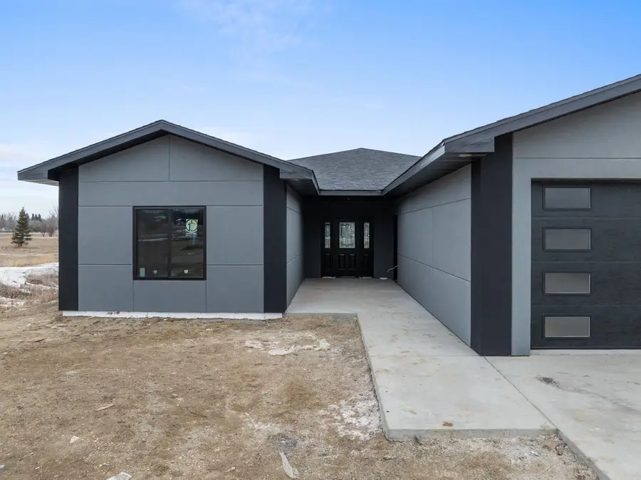 3801 45TH ST SE, Minot, ND 58701 - Image #3