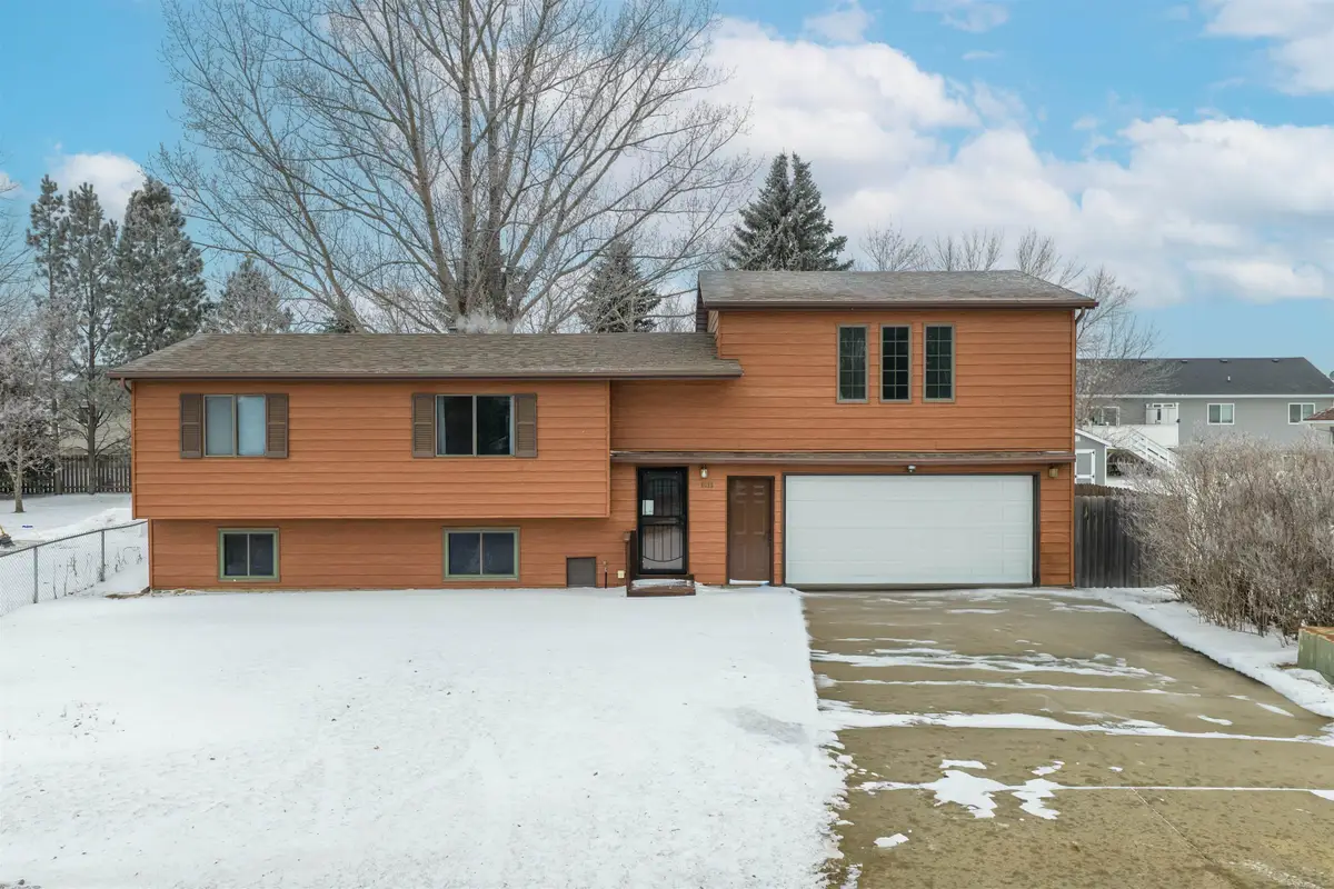 1813 Sunset Blvd, Minot, ND 58703 - Image #1