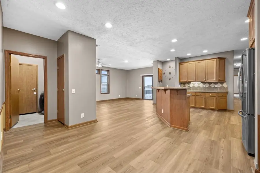 3403 15th St NW, Minot, ND 58703 - Image #3