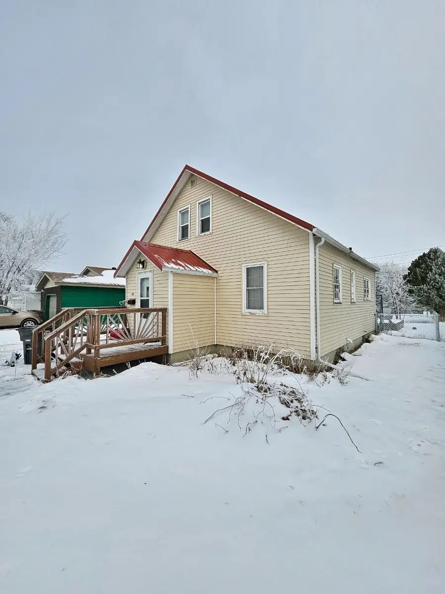 335 5th St. SE, Rugby, ND 58368 - Image #2