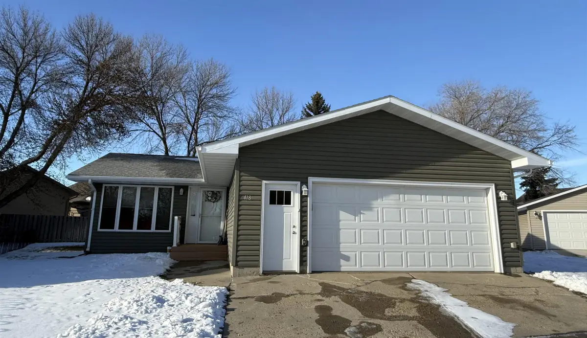 418 SW 23RD ST, Minot, ND 58701 - Image #1