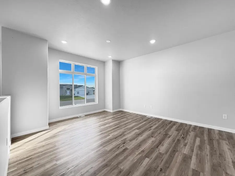 332 7th Ave. SW, Surrey, ND 58785 - Image #3