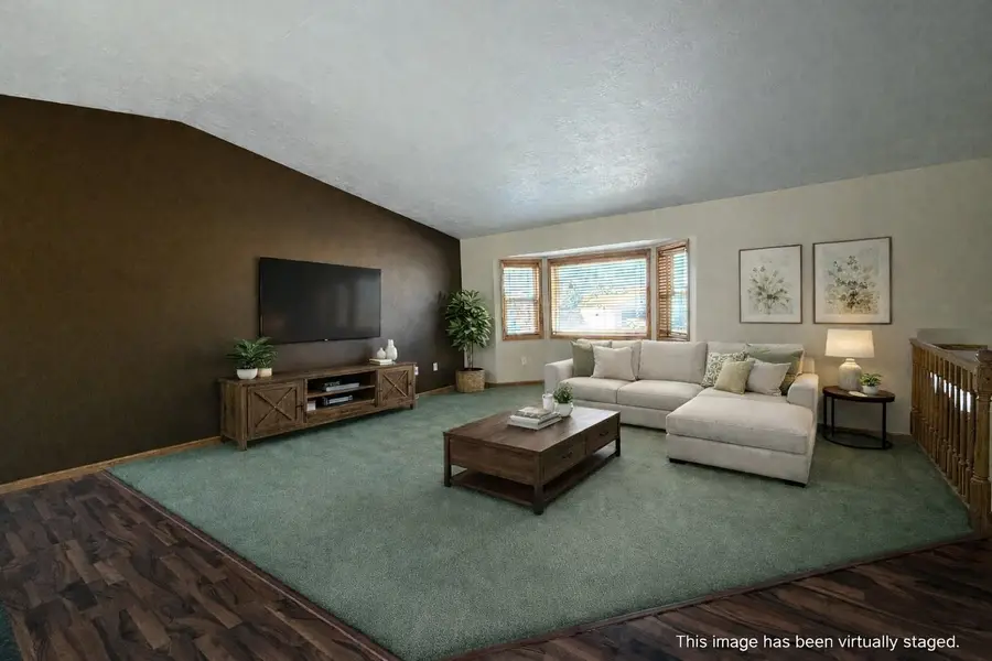 1904 Lakeside St, Minot, ND 58703 - Image #2