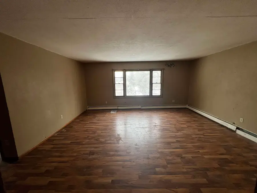 912 12TH AVE NW, Minot, ND 58703 - Image #2