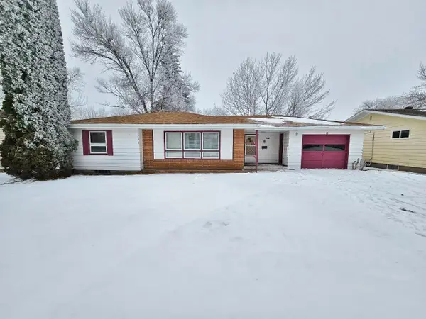 405 4th St. SE, Rugby, ND 58368