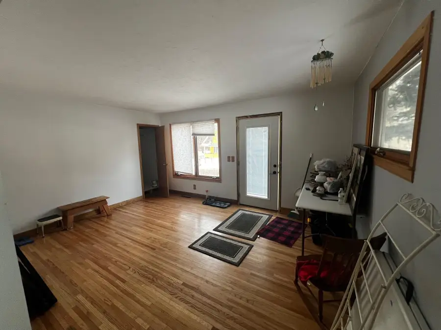 706 10TH ST NE, Minot, ND 58703 - Image #3