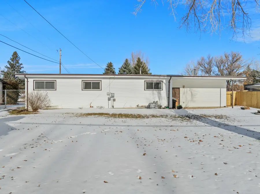 711 24TH AVE NW NW, Minot, ND 58703 - Image #3