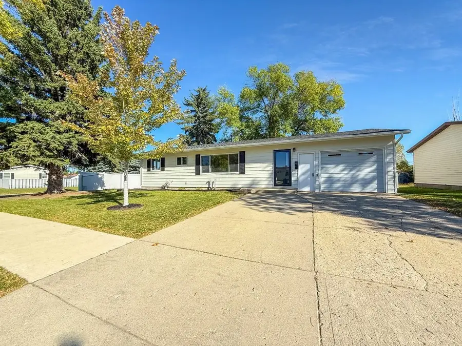 2416 8th St. NW, Minot, ND 58703 - Image #2