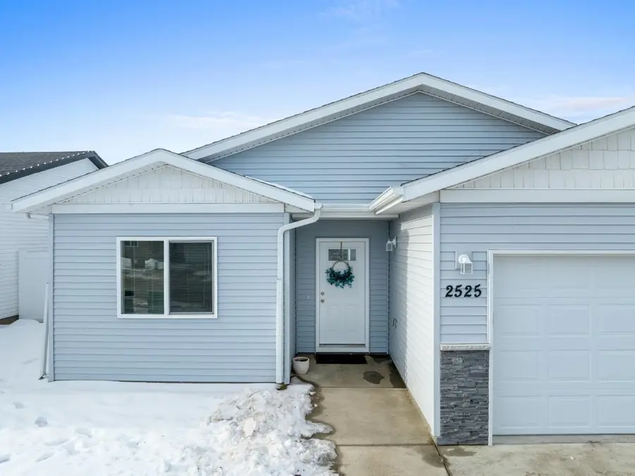 2525 Ivory St, Minot, ND 58703 - Image #3