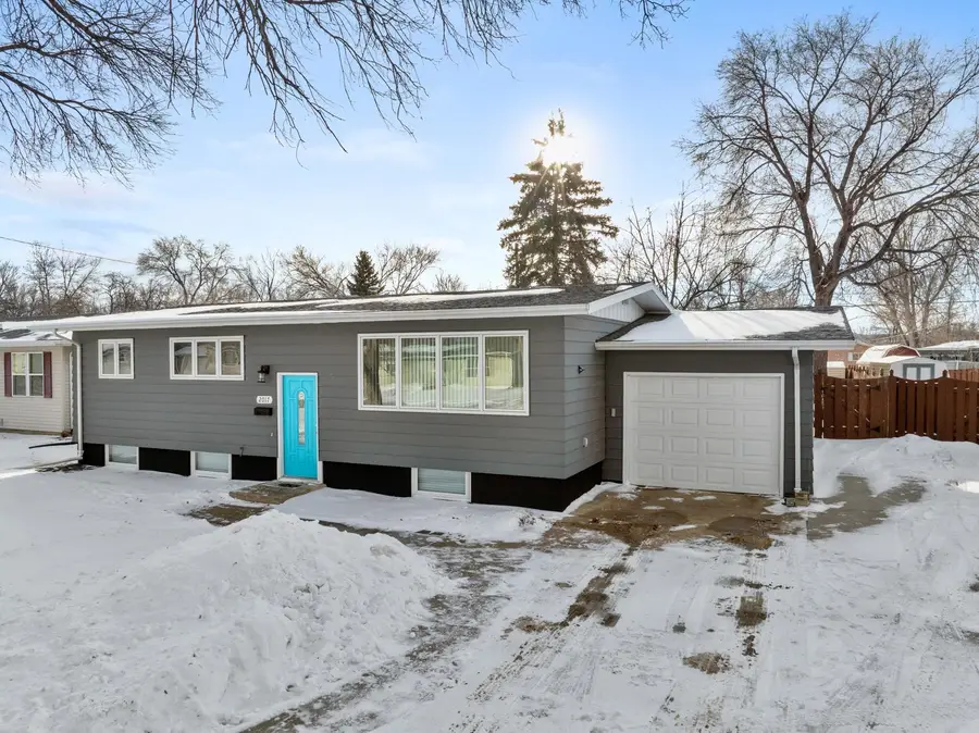 2017 1st Ave SW, Minot, ND 58701 - Image #2