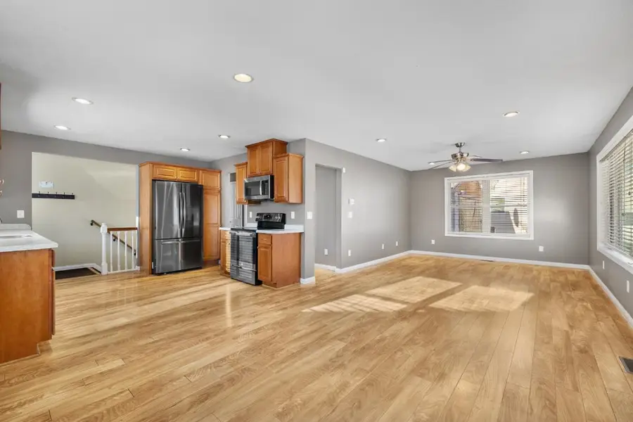 313 19th Street NW, Minot, ND 58703 - Image #3