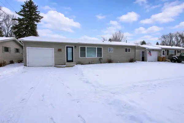 2524 5th St NW, Minot, ND 58703