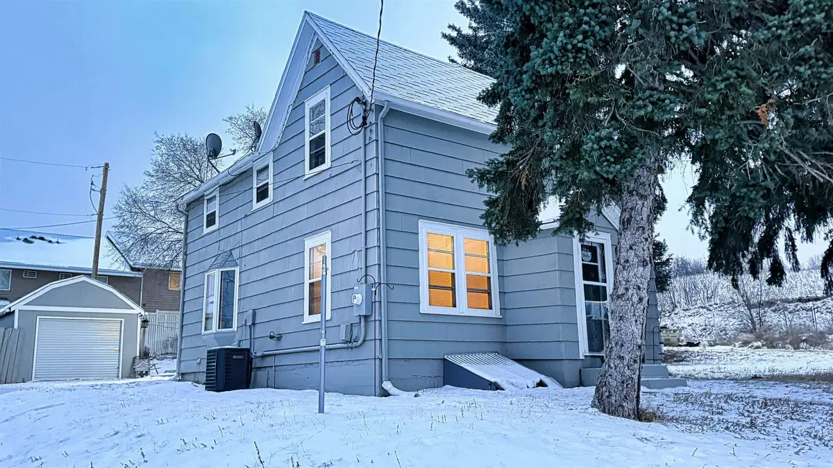 613 SW 8th St., Minot, ND 58701 - Image #1