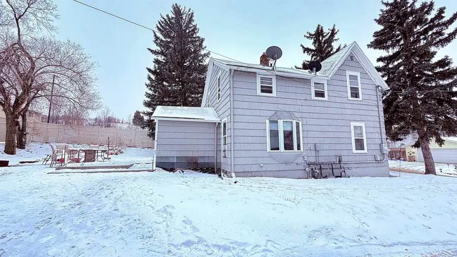 613 SW 8th St., Minot, ND 58701 - Image #2