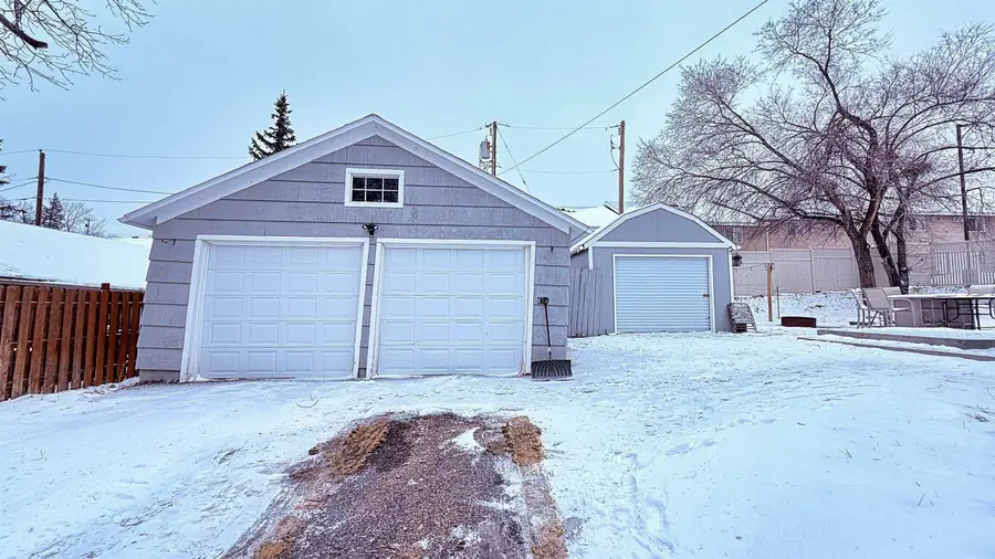 613 SW 8th St., Minot, ND 58701 - Image #3