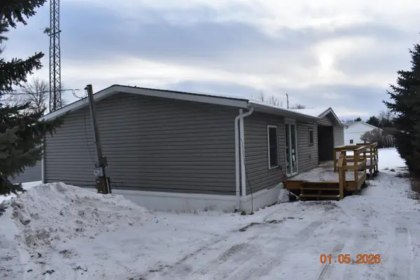 211 Railroad St, Garrison, ND 58540