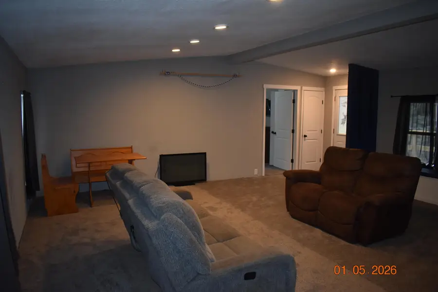 211 Railroad St, Garrison, ND 58540 - Image #2